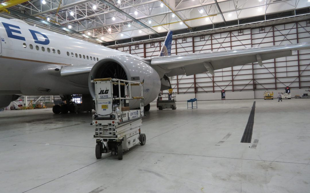 UNITED AIRLINES HANGAR